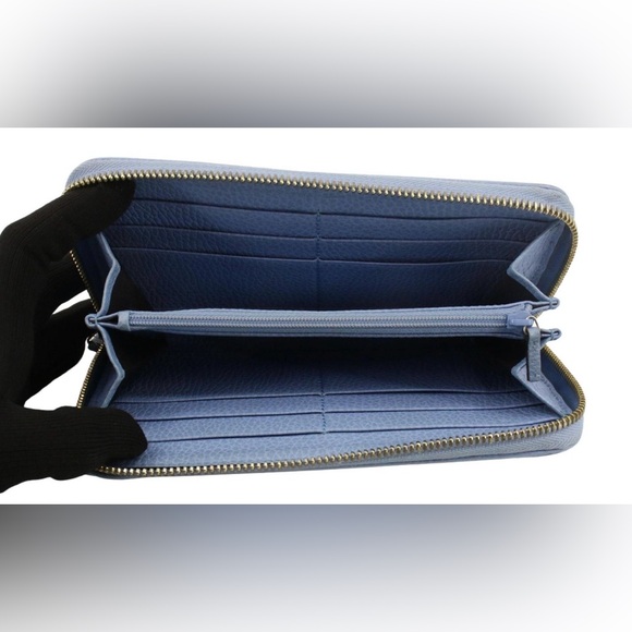 Gucci Tan and Light Blue Monogram Wallet - Picture 4 of 11